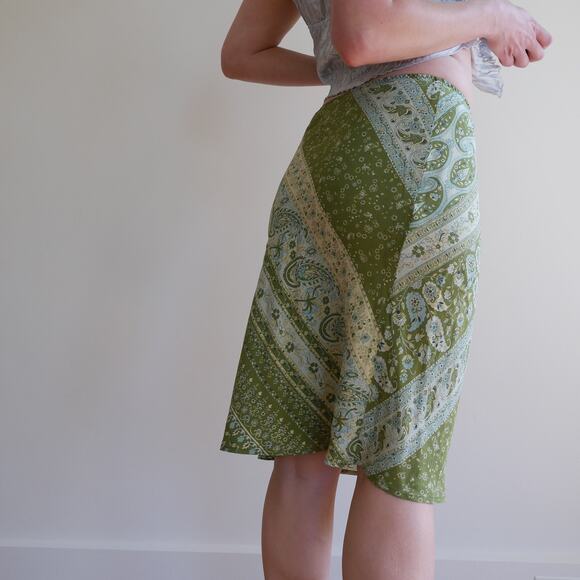 Vintage y2k silk skirt fairy whimsygoth low rise low waist green paisley small - Picture 6 of 9